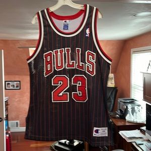 NBA Chicago bulls jersey new with tags 1996 champion number #23 Micheal Jordan